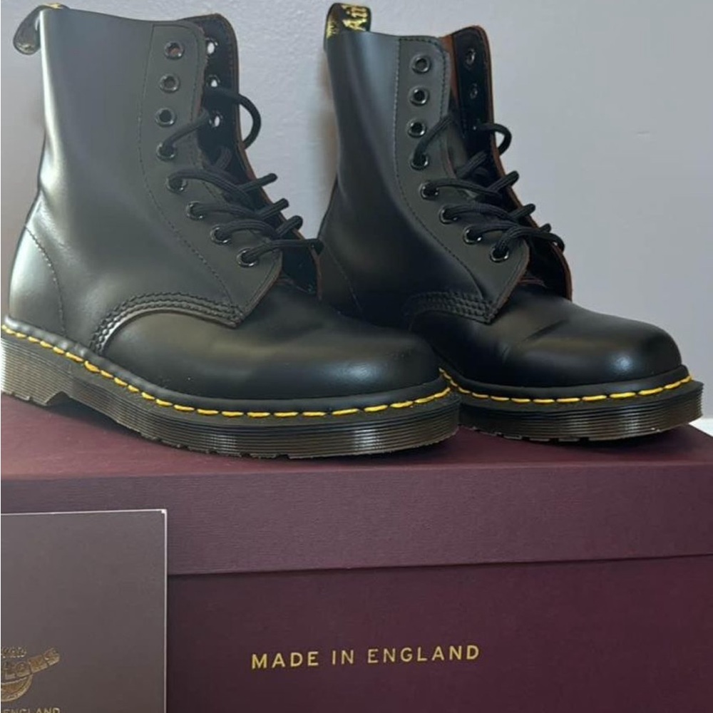 Dr.Martens Vintage 1460 Black Boots Size 6